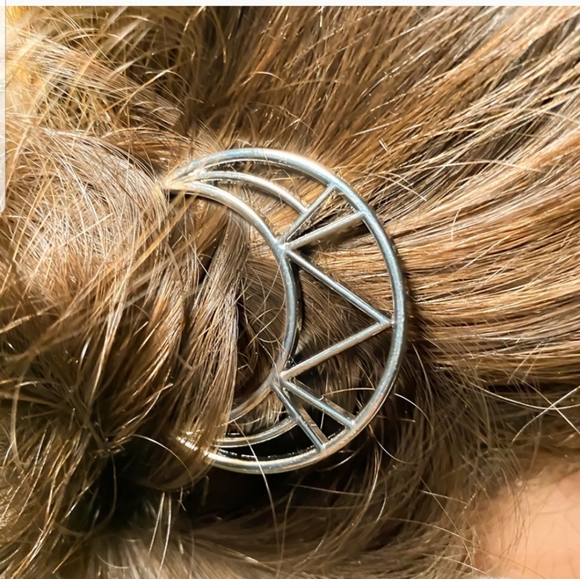 Nikkiwallflower Accessories - ♡Piper♡ Geometric Moon Hair Clip